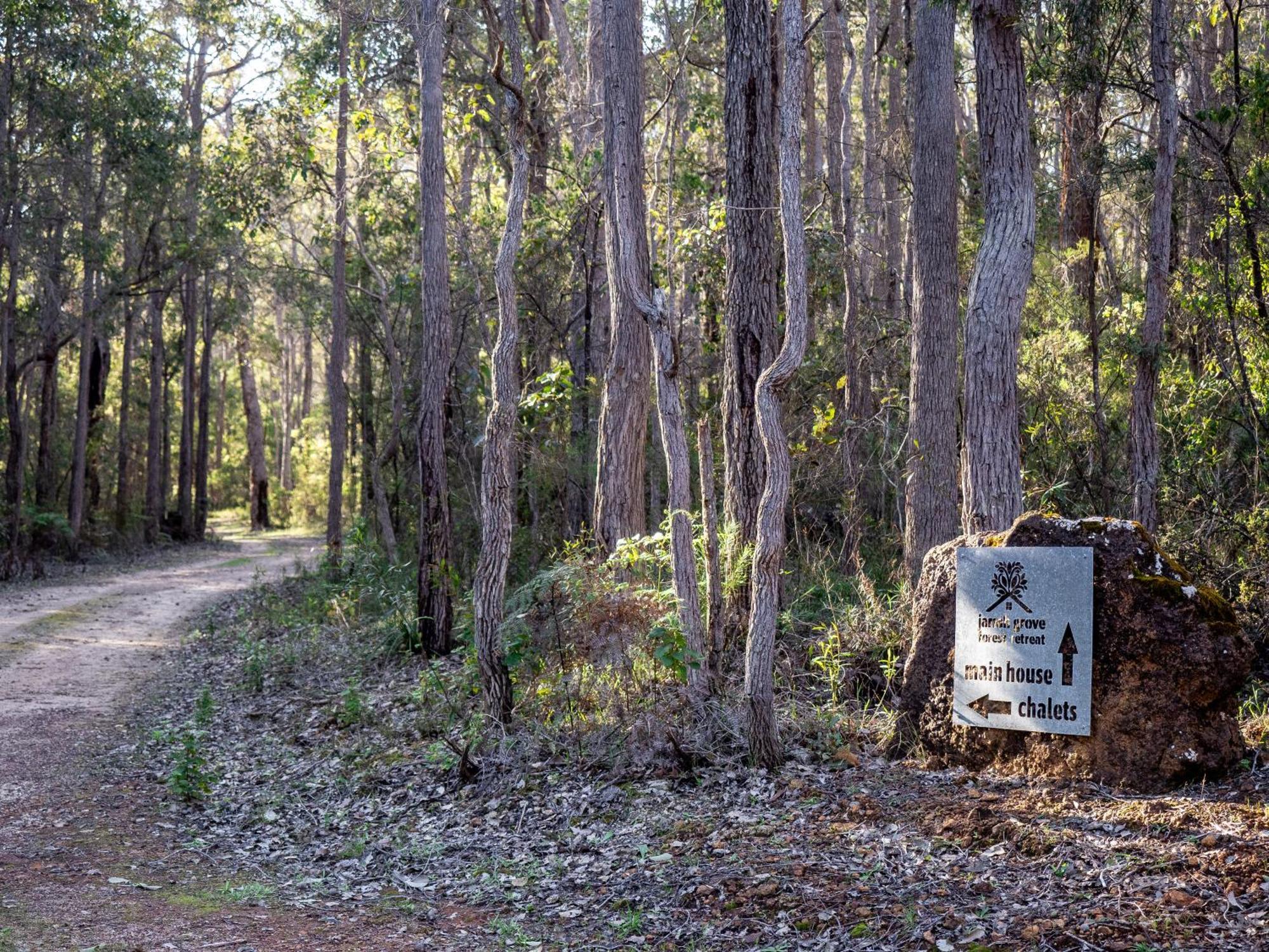 Jarrah Grove Forest Retreat - Adults Only Luxury Chalet Rosa Glen Екстериор снимка