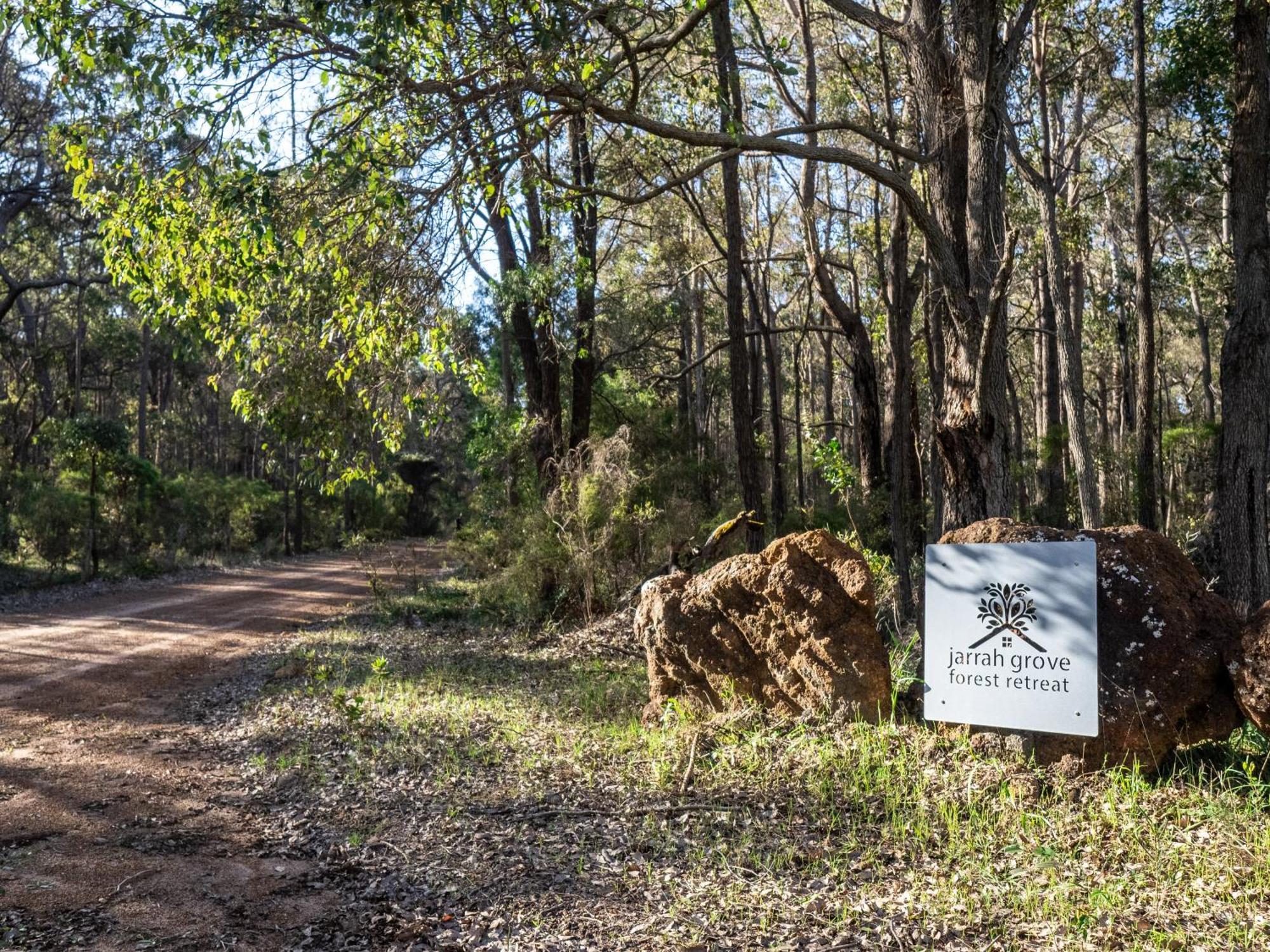 Jarrah Grove Forest Retreat - Adults Only Luxury Chalet Rosa Glen Екстериор снимка