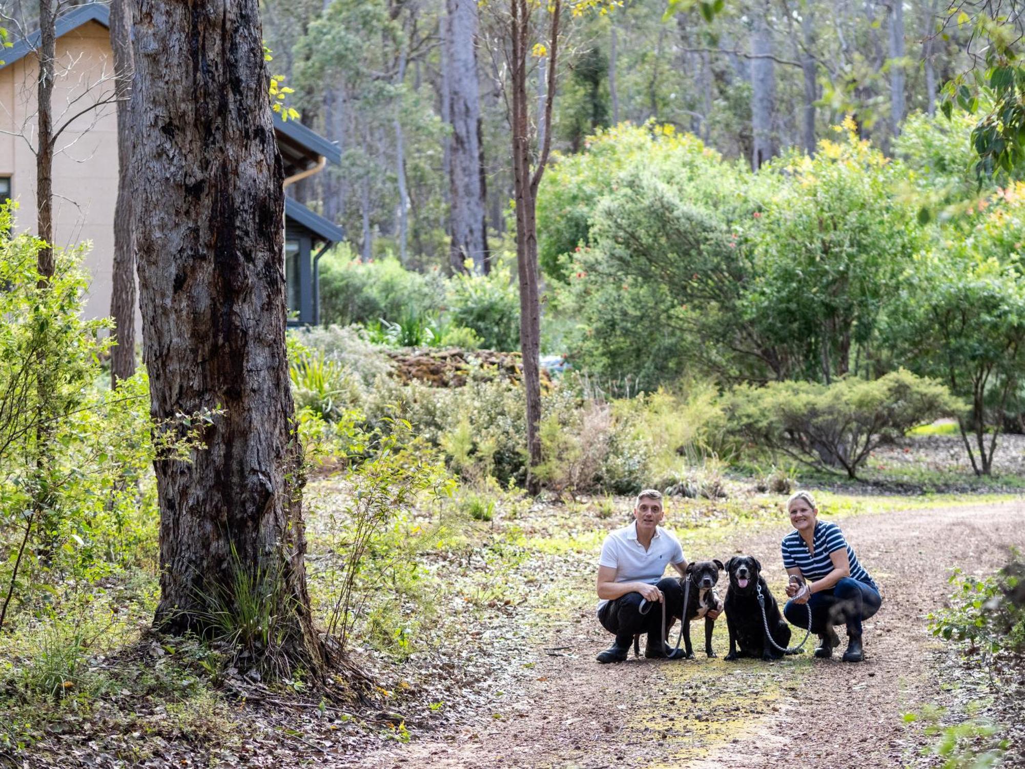 Jarrah Grove Forest Retreat - Adults Only Luxury Chalet Rosa Glen Екстериор снимка